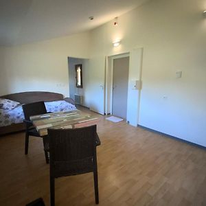 Chambre Triple avec Accès aux Personnes Handicapées